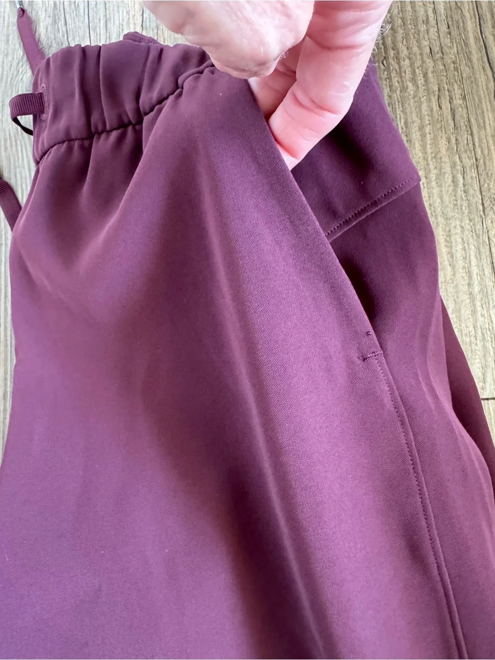 Lululemon On the Fly 7/8 Wide Leg Pant Woven Maroon Size 2